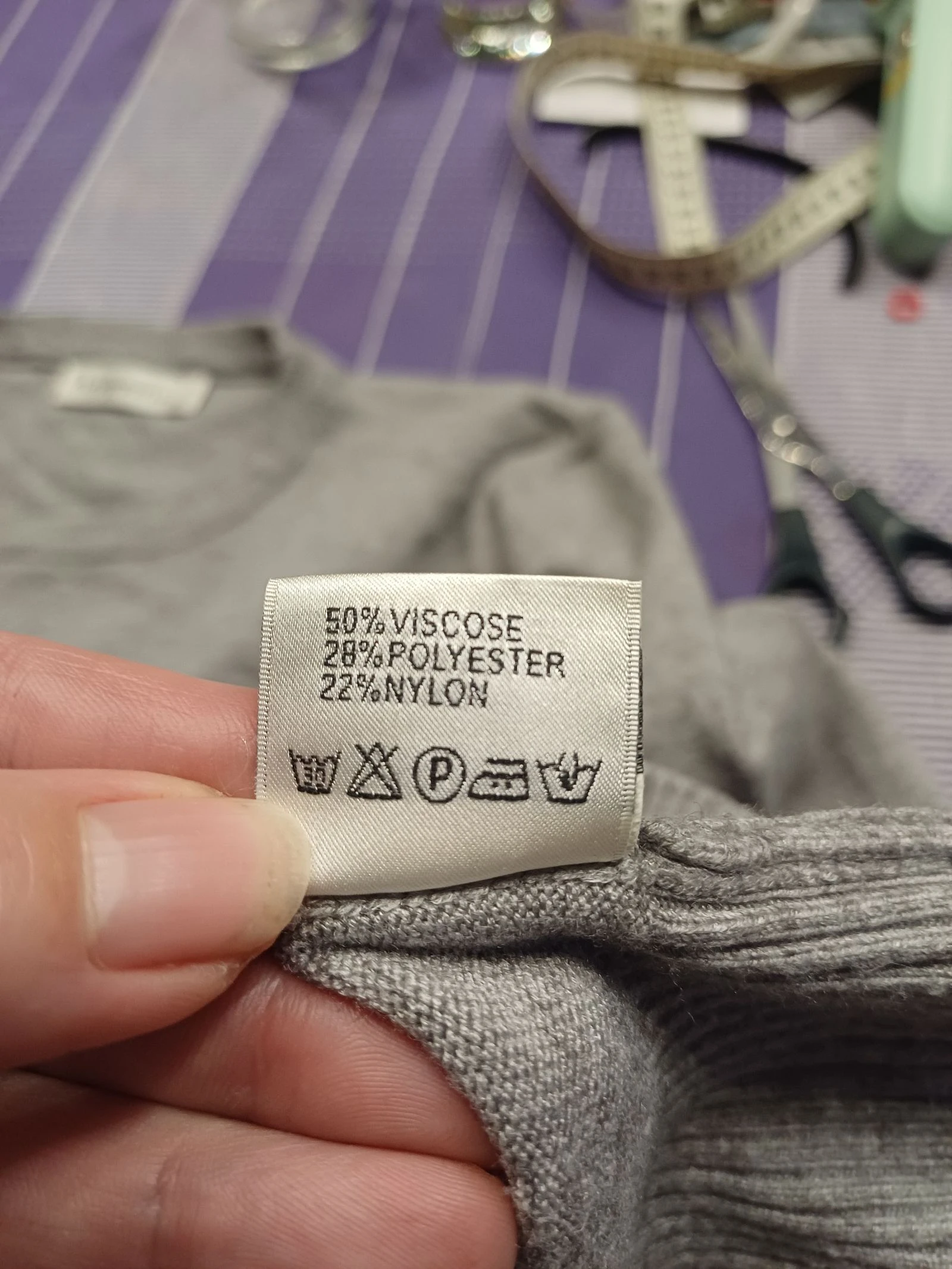 Grijze trui maat L maar past als maat M dat is 38 gezien de maten merk Elevenparis zeer goede staat in polyester viscose en nylon – photo 8